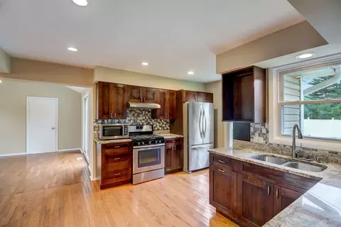 2503 Dove St, Rolling Meadows, IL 60008 photo 9