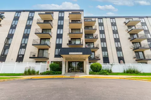 9118 W Elmwood Dr #6N, Niles, IL 60714