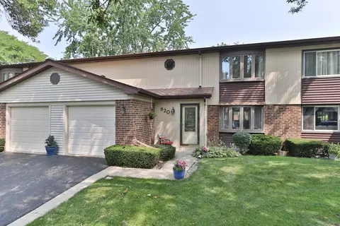 820 W Partridge Ln #57, Mount Prospect, IL 60056