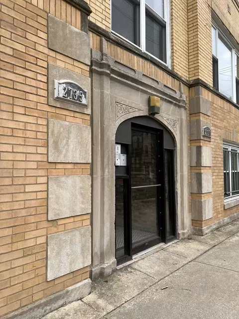 2735 W Le Moyne St #1, Chicago, IL 60622