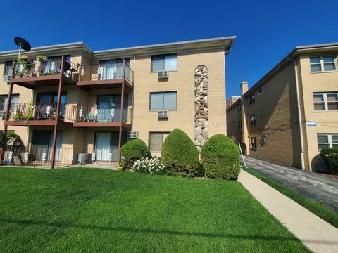 394 Alles St #2D, Des Plaines, IL 60016 photo 2