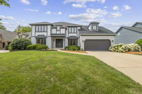343 Du Pahze St, Naperville, IL 60565
