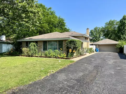 6848 W Linden Dr, Palos Heights, IL 60463