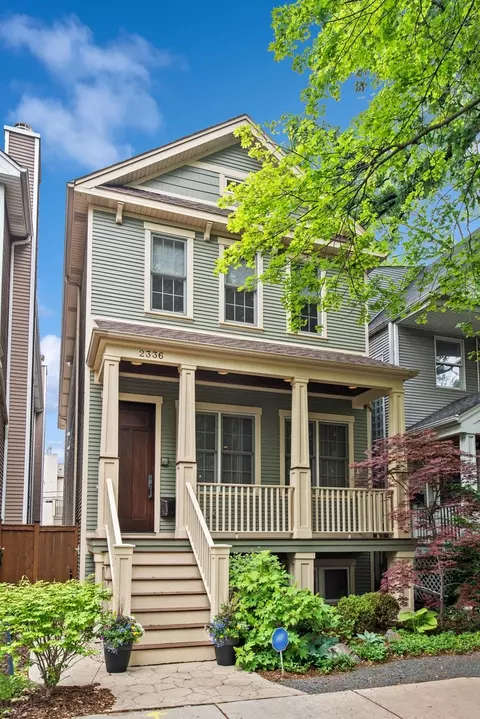 2336 W Cullom Ave, Chicago, IL 60618
