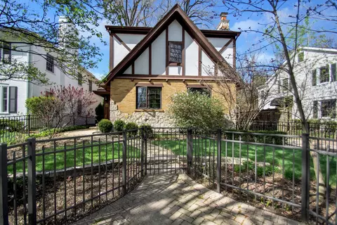 1936 Thornwood Ave, Wilmette, IL 60091
