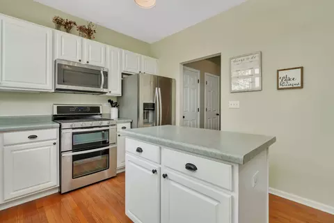 513 Edgewood Dr, Minooka, IL 60447 photo 16