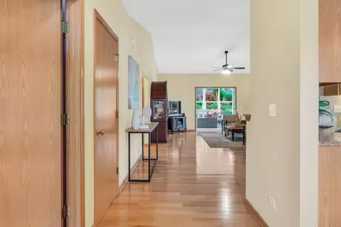 1608 Hoover Trl, Mchenry, IL 60051 photo 8