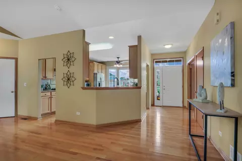 1608 Hoover Trl, Mchenry, IL 60051 photo 14