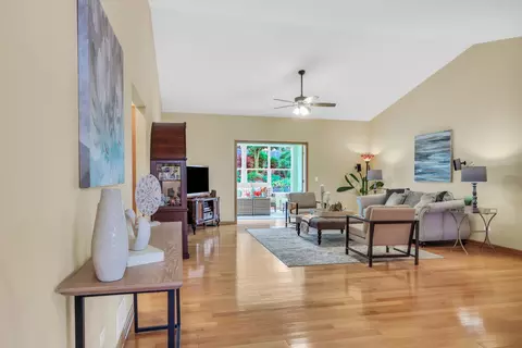 1608 Hoover Trl, Mchenry, IL 60051 photo 6