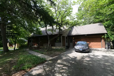 29 W662 Waynewood Dr, West Chicago, IL 60185