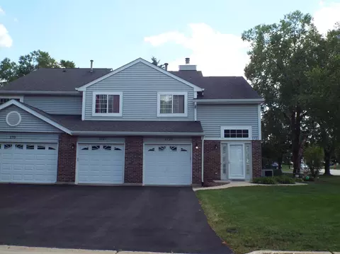 172 Winchester Dr #7B, Streamwood, IL 60107