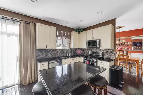 2715 Stonebridge Dr, Plainfield, IL 60586 photo 11