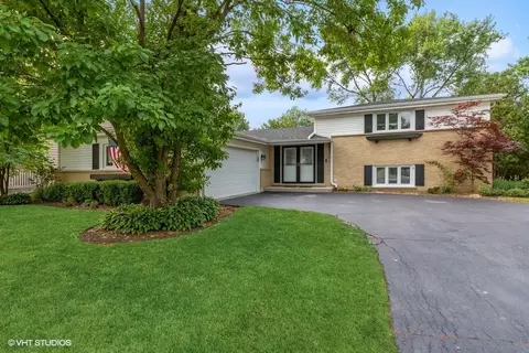 706 W Ladd St, Arlington Heights, IL 60004
