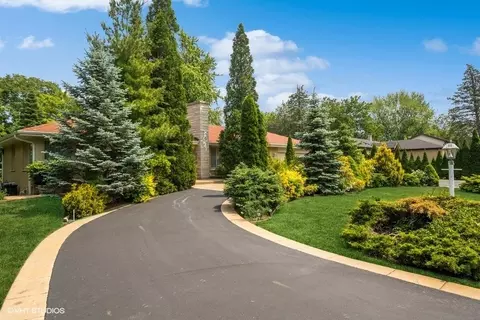 31 Mandel Ln, Prospect Heights, IL 60070
