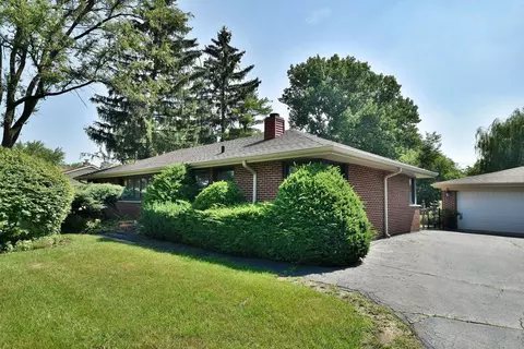 207 N Wolf Rd, Prospect Heights, IL 60070