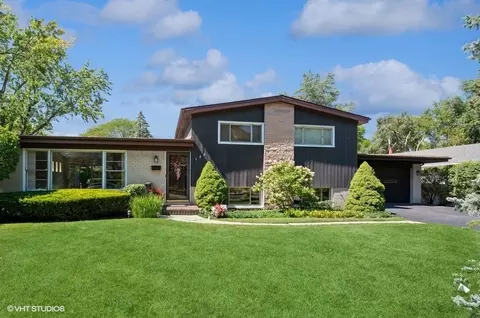 122 James Ct, Glenview, IL 60025