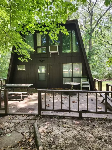 2 Cedar Ln, Putnam, IL 61560