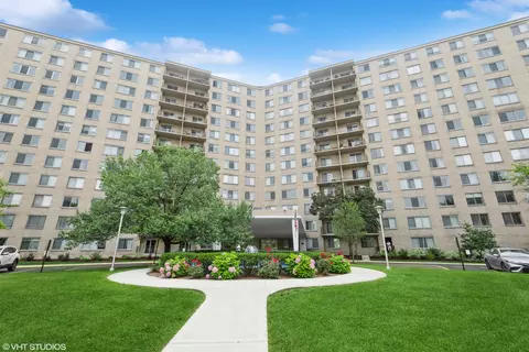 6933 N Kedzie Ave #711, Chicago, IL 60645