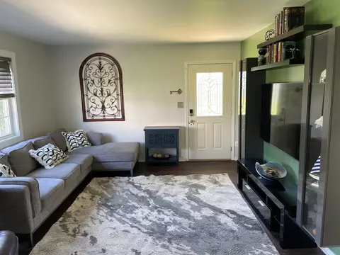 1317 Exeter Ct #1317, Wheeling, IL 60090 photo 2