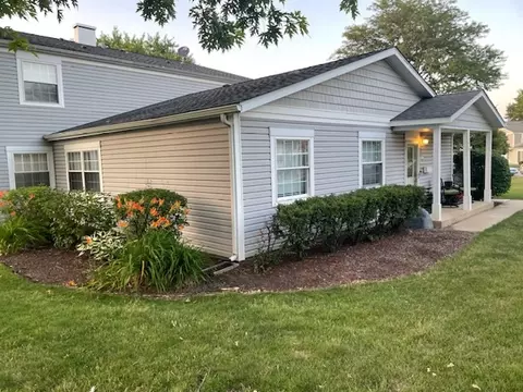1317 Exeter Ct #1317, Wheeling, IL 60090
