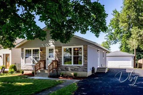 602 Redwing Dr, Round Lake Beach, IL 60073