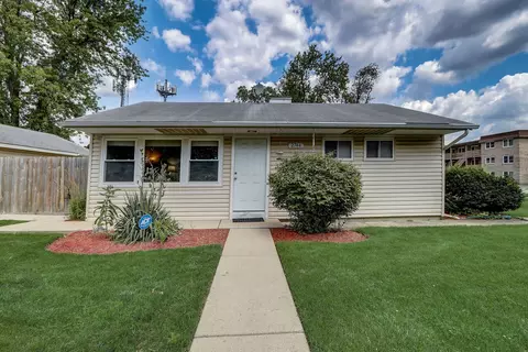 2744 S 11th Ave, Broadview, IL 60155