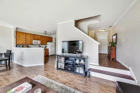 612 Arbor Cir, Lakemoor, IL 60051 photo 7