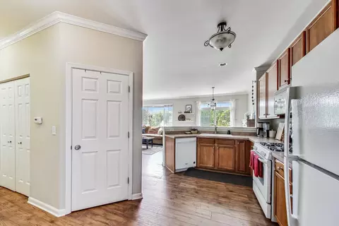 612 Arbor Cir, Lakemoor, IL 60051 photo 12
