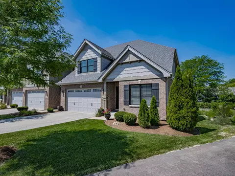 615 Bourbon Ct, Naperville, IL 60565 photo 2