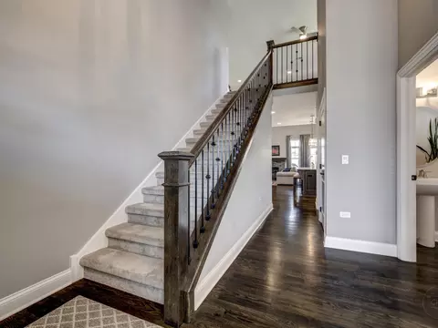 615 Bourbon Ct, Naperville, IL 60565 photo 8