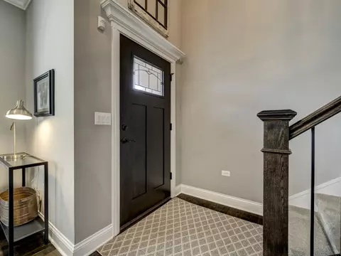 615 Bourbon Ct, Naperville, IL 60565 photo 3