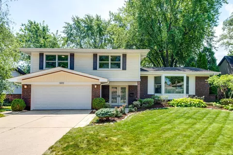 1015 E Crabtree Dr, Arlington Heights, IL 60004