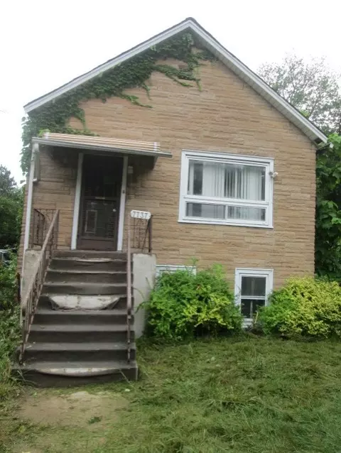 7737 S Coles Ave, Chicago, IL 60649