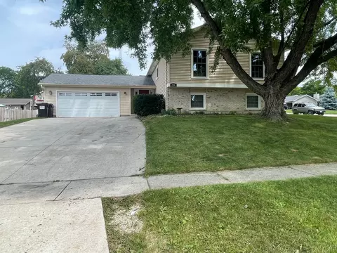 206 N Huntington Dr, Mchenry, IL 60050