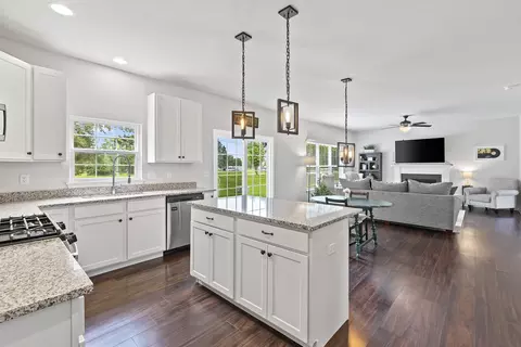 435 E Dekalb Dr, Maple Park, IL 60151 photo 9
