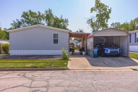 1130 11th St, Bloomington, IL 61704