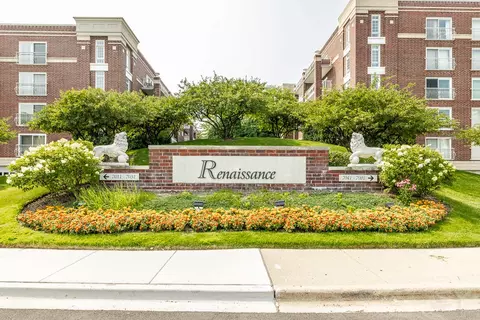 7031 W Touhy Ave #202, Niles, IL 60714