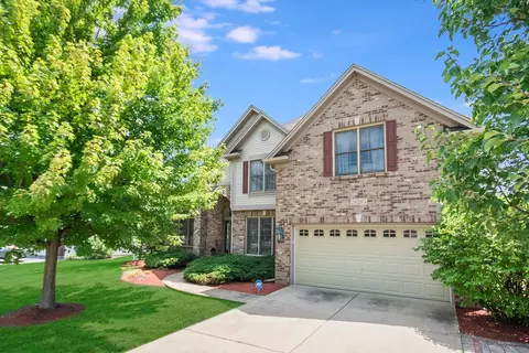 26205 W Chatham Dr, Plainfield, IL 60585