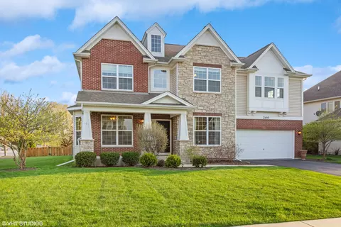 200 Redding Ct, Oswego, IL 60543