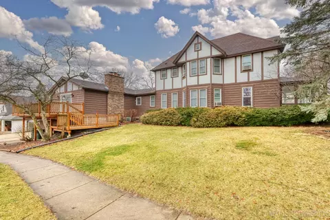 360 Fairview Ave, West Chicago, IL 60185