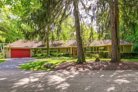 1111 Walden Ln, Lake Forest, IL 60045