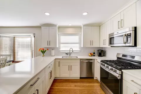 1519 Laburnum Rd, Hoffman Estates, IL 60192 photo 11