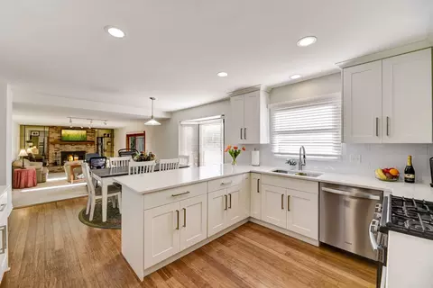 1519 Laburnum Rd, Hoffman Estates, IL 60192 photo 10