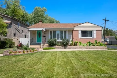 851 S Michigan Ave, Villa Park, IL 60181