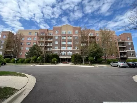 5155 W Madison Ave #202, Skokie, IL 60076