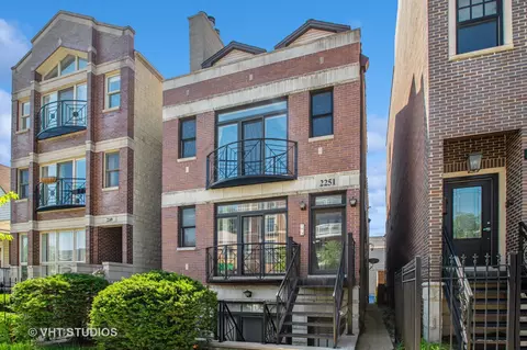 2251 W Foster Ave #3, Chicago, IL 60625