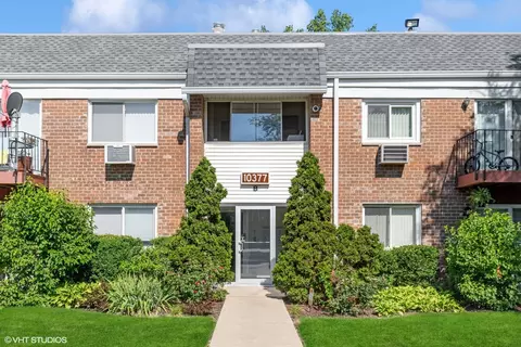 10377 Dearlove Rd #1B, Glenview, IL 60025