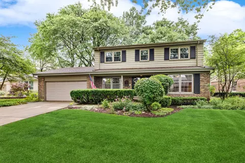 2015 E Rosehill Dr, Arlington Heights, IL 60004