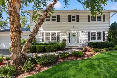 2608 Mitchell Dr, Woodridge, IL 60517
