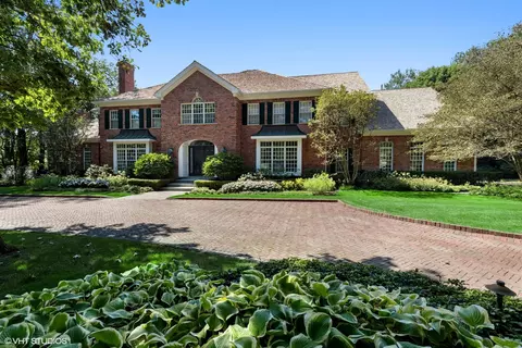 620 Broadsmoore Dr, Lake Forest, IL 60045